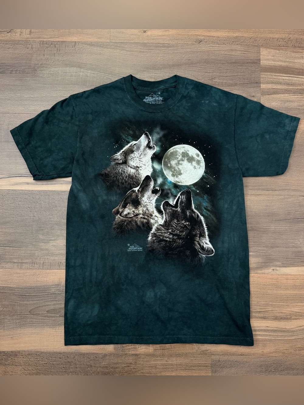 Y2K The Mountain Three Wolf Full Moon Green T-shirt Size Medium